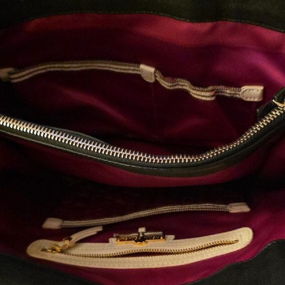 Henri Bendel 🖤🎀 No7 Black Quilted Leather Bag With Silver Hardware! - Picture 12 of 17